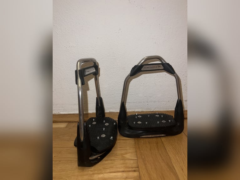 FREEJUMP AIR’S 0-30 RIDING STIRRUPS