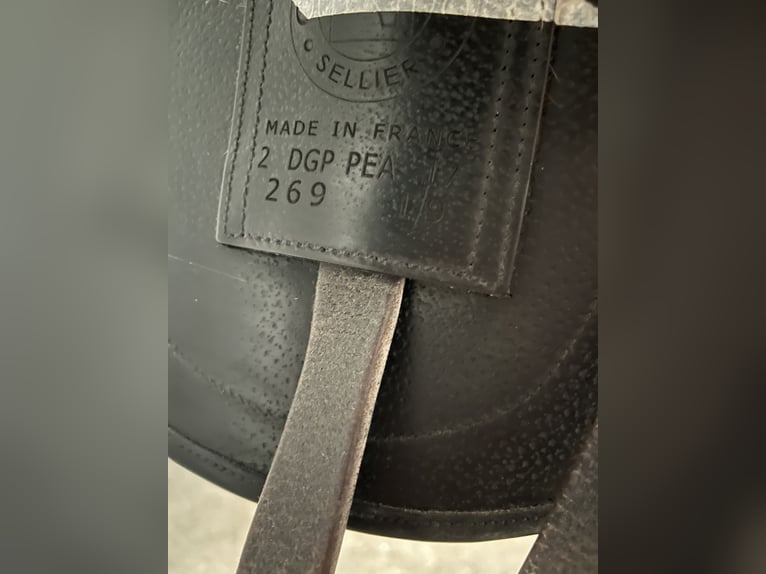 Childeric dressage saddle, 17 inch, good condition