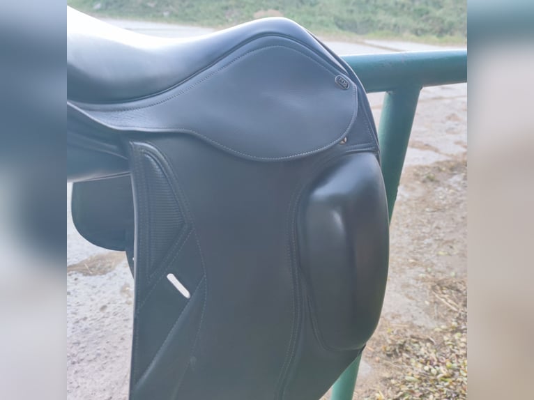 Dressage saddle PDS 