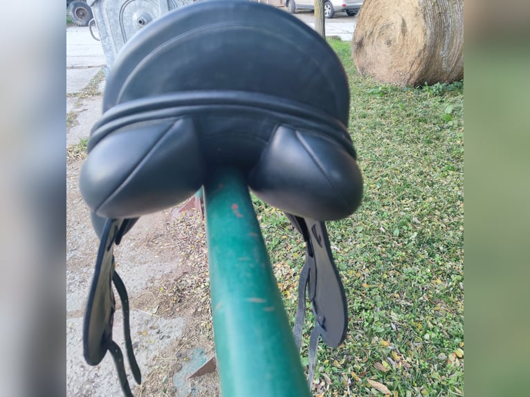 Dressage saddle PDS 