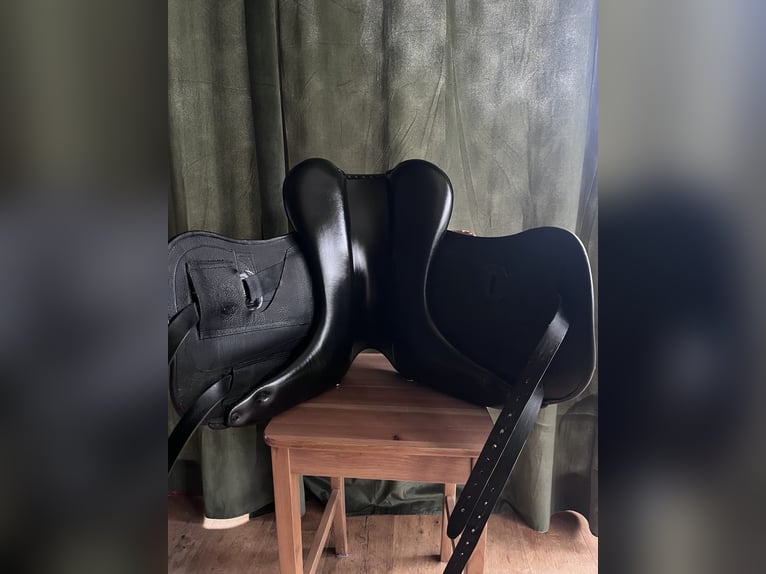 Luc Childeric Saddles – DNL and DSG Models