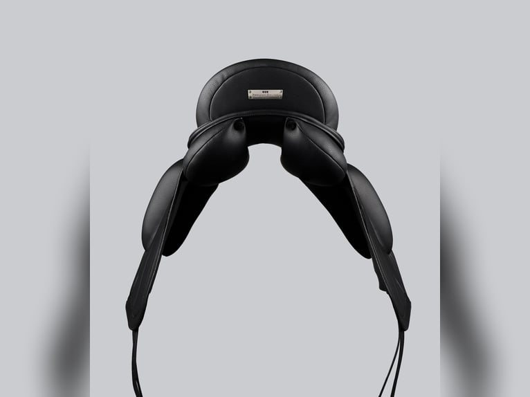 Montpellier Synthetic Dressage Saddle Black