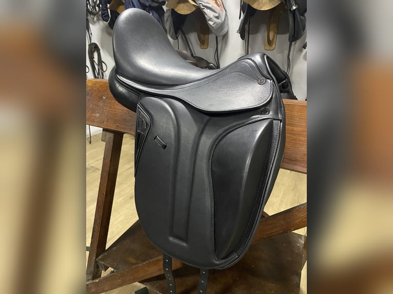 New! Equiline Dressage Saddle