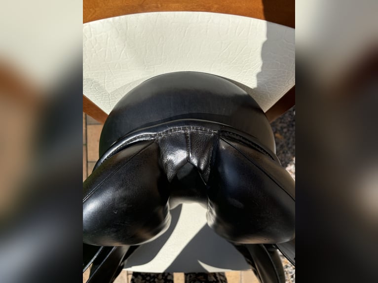 Passier dressage saddle, size 17