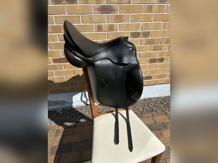 Passier dressage saddle, size 17