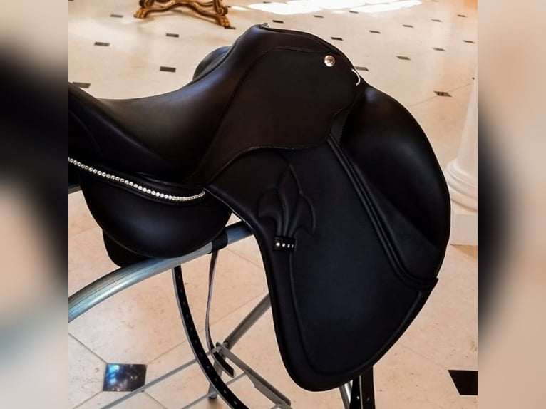quality dressage saddles for your horses deliver nationwide delivery in just two days after order 