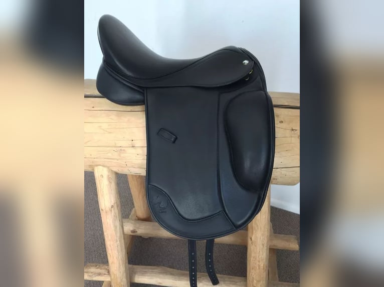 quality dressage saddles for your horses deliver nationwide delivery in just two days after order 