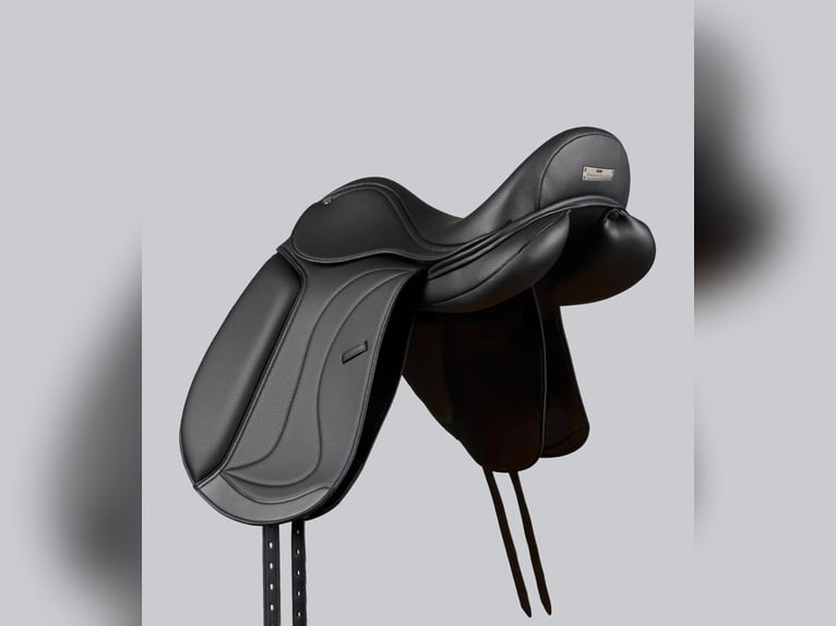 Reims Synthetic Dressage Saddle Black