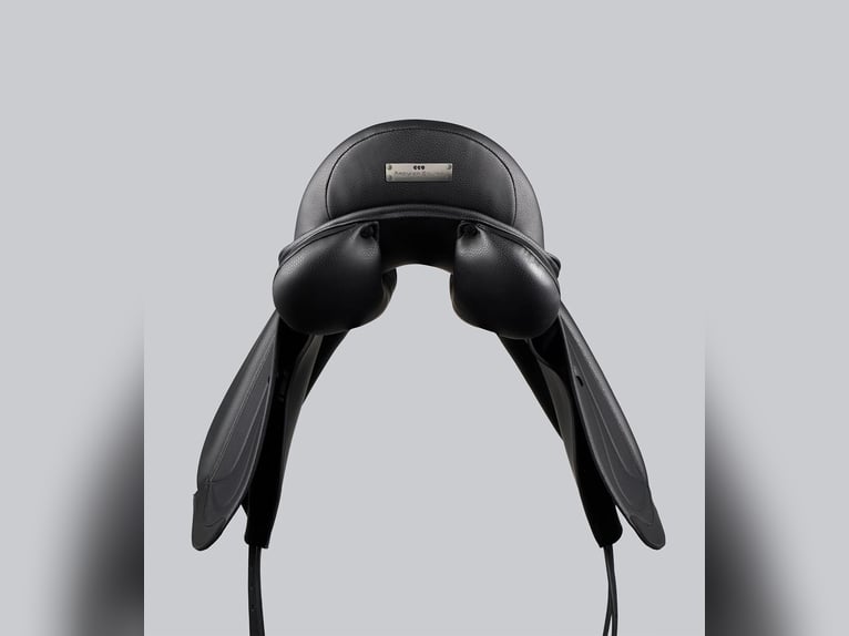 Reims Synthetic Dressage Saddle Black