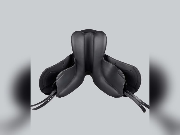 Reims Synthetic Dressage Saddle Black