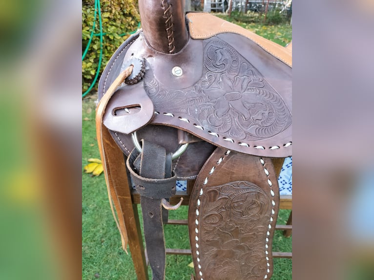 Handgemaakt bruin westernzadel 16,5" met pad en singel