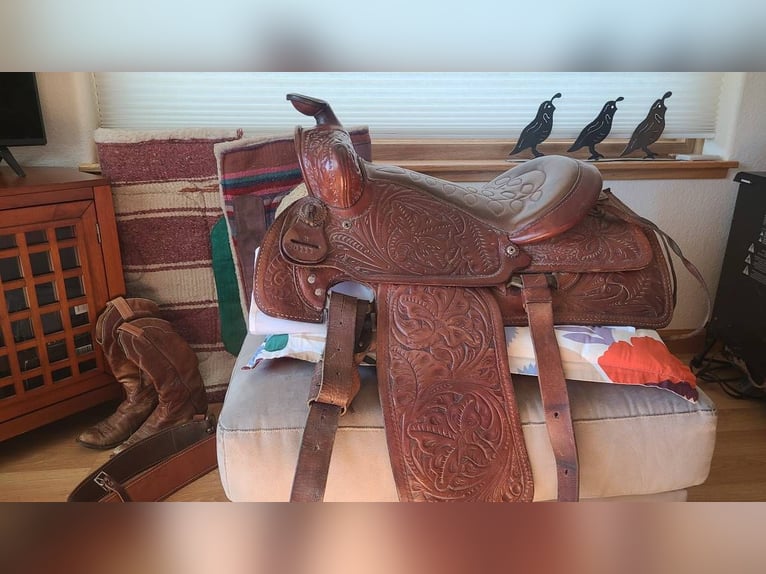 Sears 50111 Western Saddle w/ Blankets, Cinches, Bits and Boots