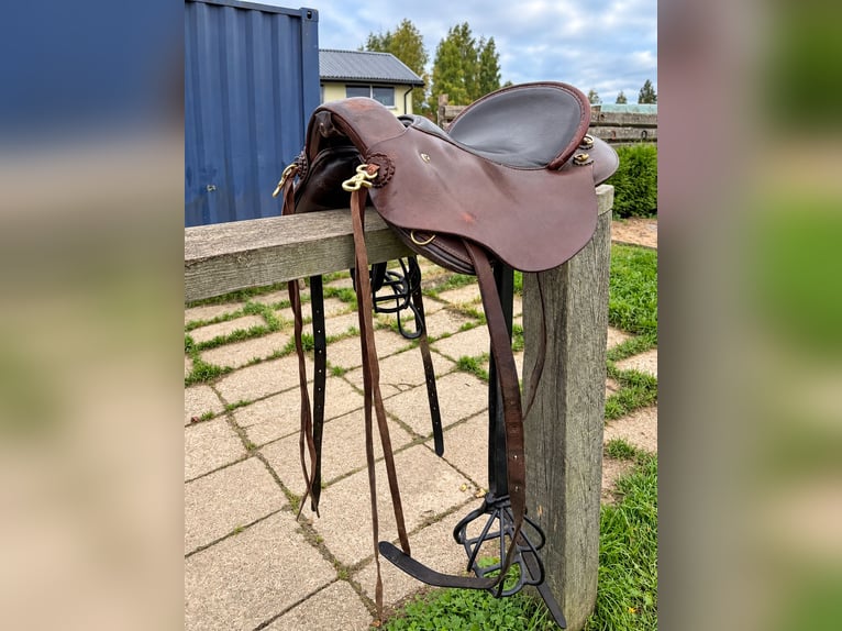 Deuber & Partner Quantum – Short Trekking Saddle, Adjustable Fork, 53 cm