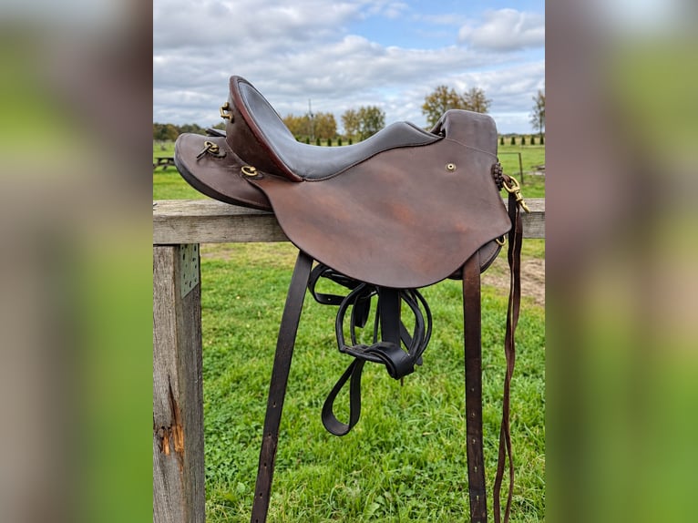 Deuber & Partner Quantum – Short Trekking Saddle, Adjustable Fork, 53 cm
