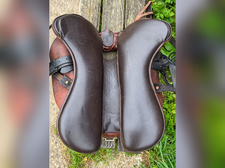 Deuber & Partner Quantum – Short Trekking Saddle, Adjustable Fork, 53 cm