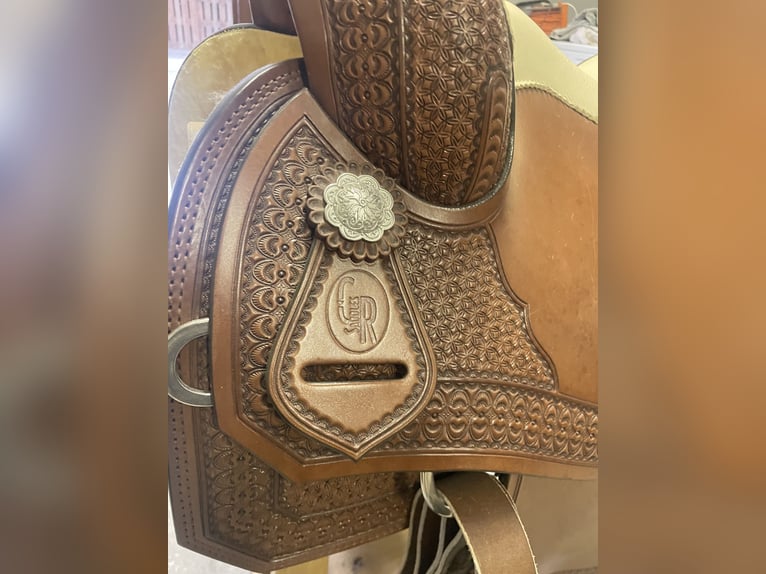 CR SADDLE& TACK