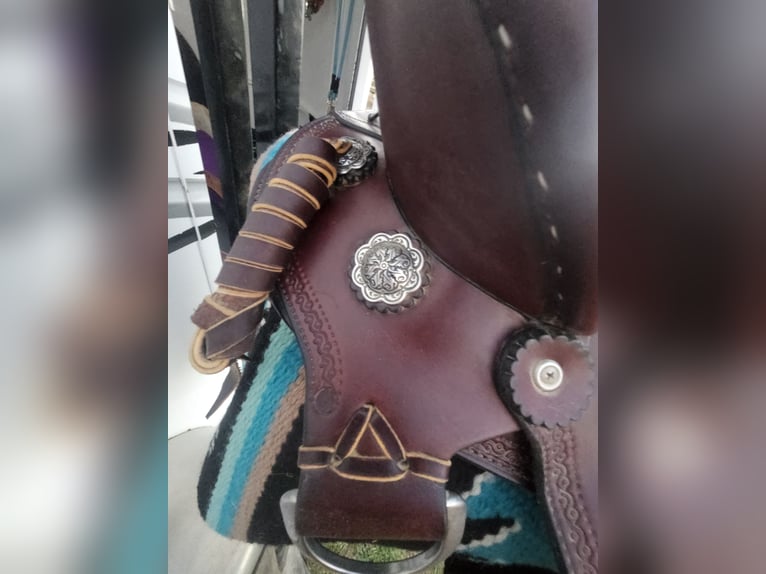 Crest Ridge wide western leather trail Saddle Wade model