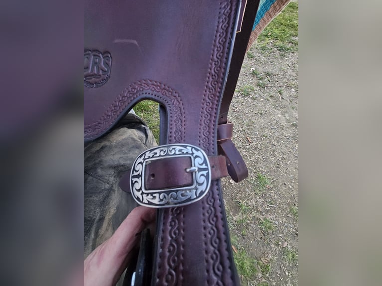 Crest Ridge wide western leather trail Saddle Wade model
