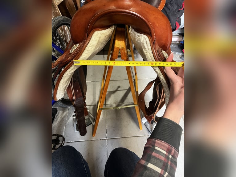 Western saddle