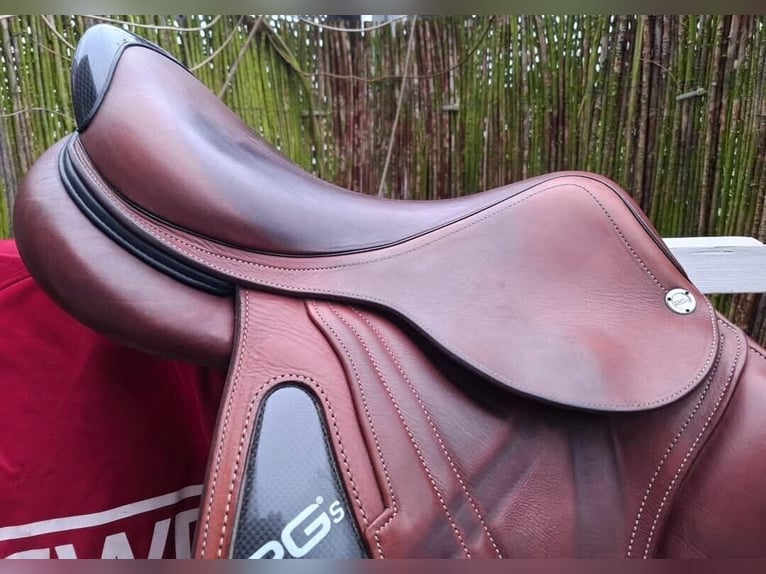 Jumping saddle CWD 2GS SE25 17