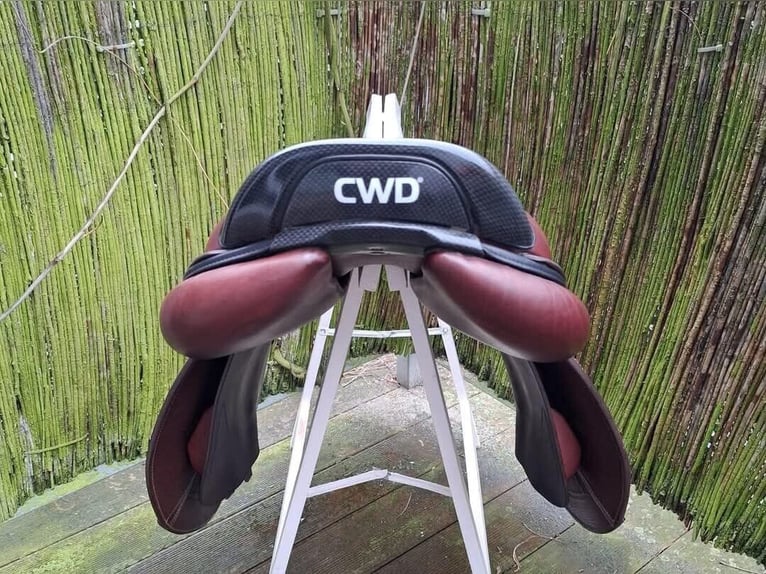 Jumping saddle CWD 2GS SE25 17