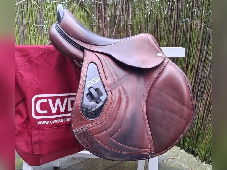 Jumping saddle CWD 2GS SE25 17