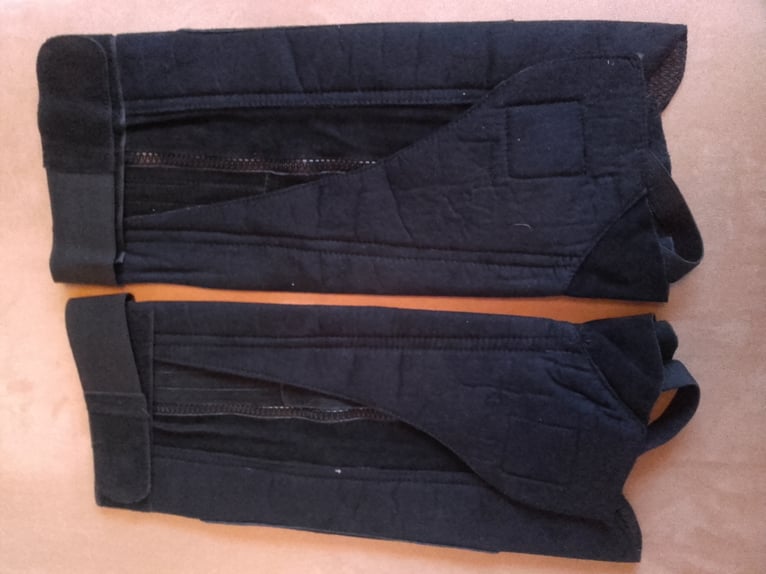 Reitchapsletten schwarz 39/40 Wildleder und blau neu !