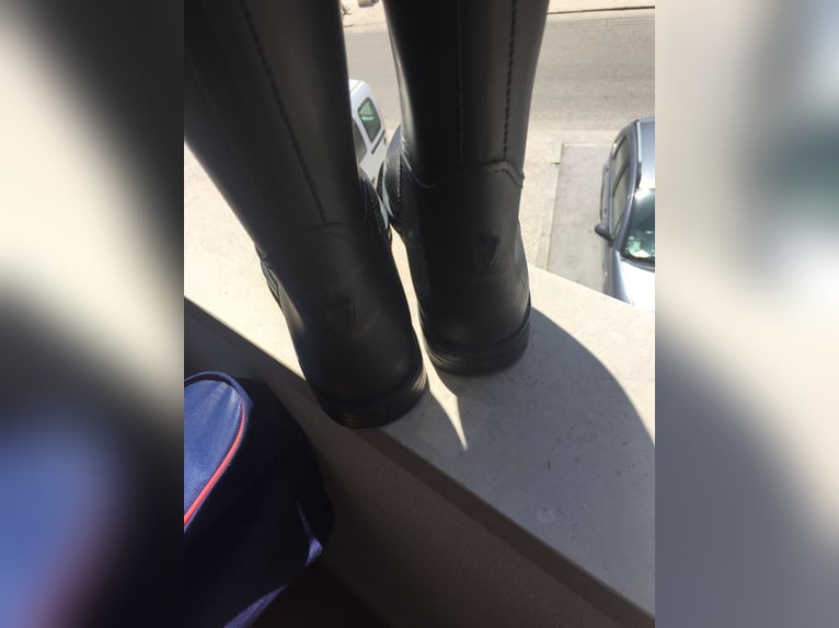 Decathlon boots for sale