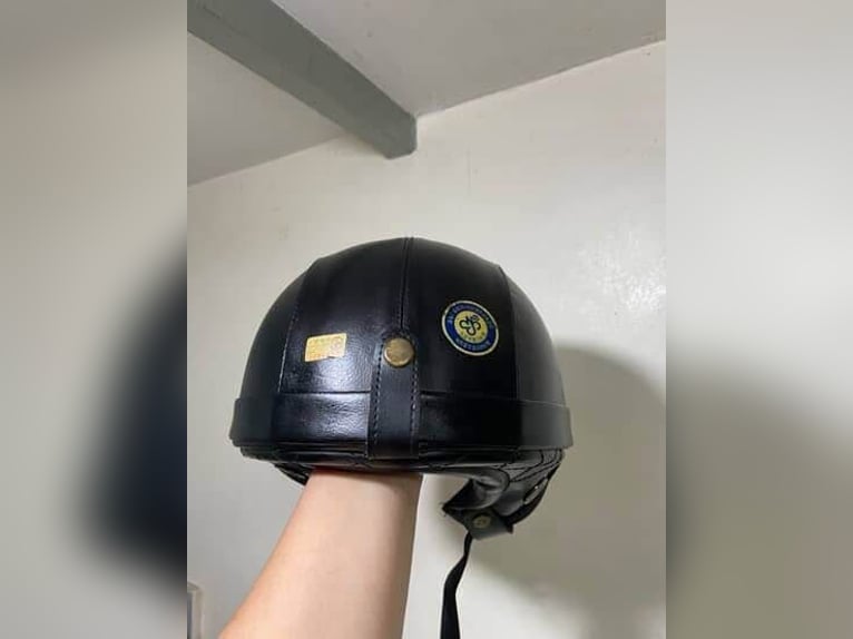 Classic Riding Helmet – Lightweight & Secure