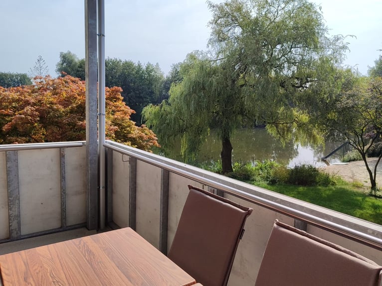 Holiday apartments in a fantastic riding area, directly by the property's own lake.