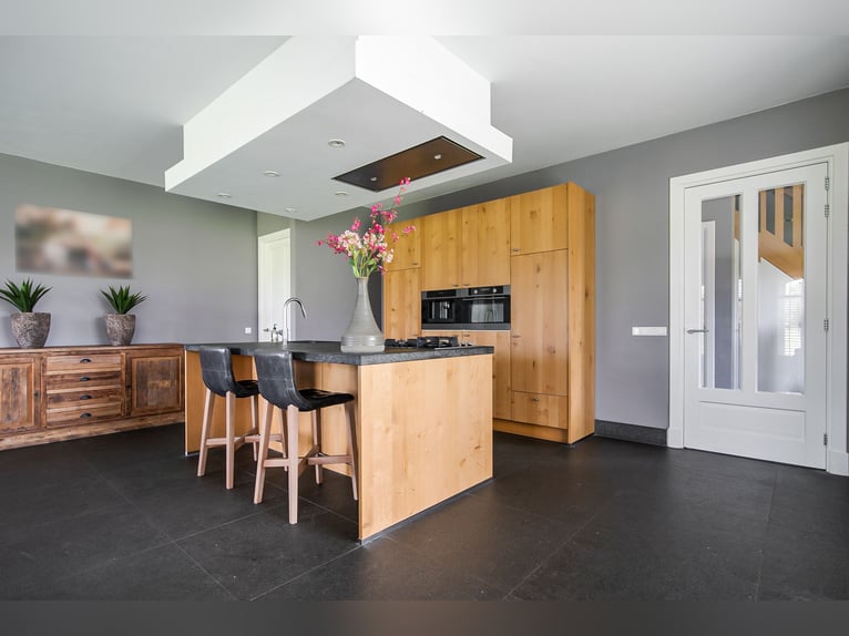 A stunning equestrian property offering numerous opportunities for the dedicated horse enthusiast!