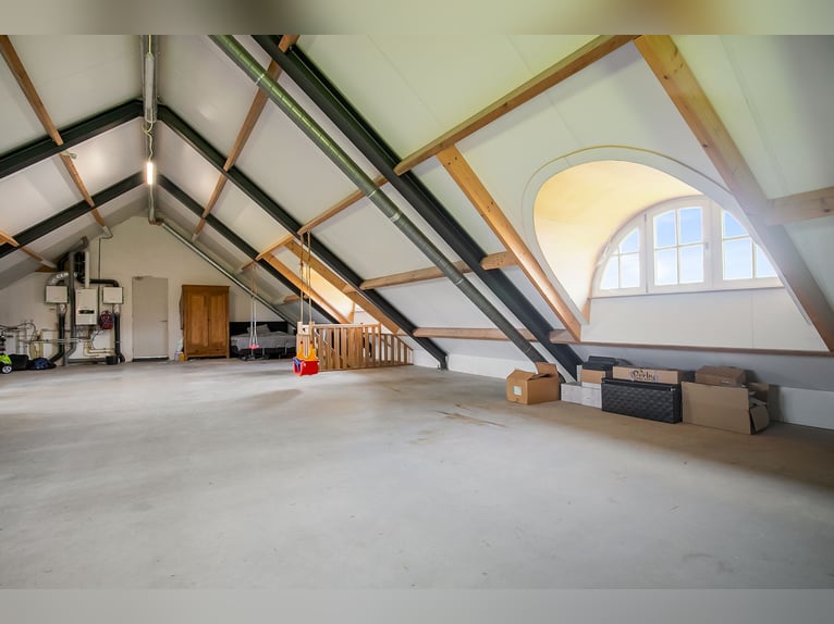 A stunning equestrian property offering numerous opportunities for the dedicated horse enthusiast!