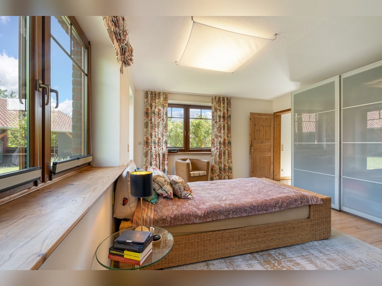 Beautiful country estate for horse enthusiasts