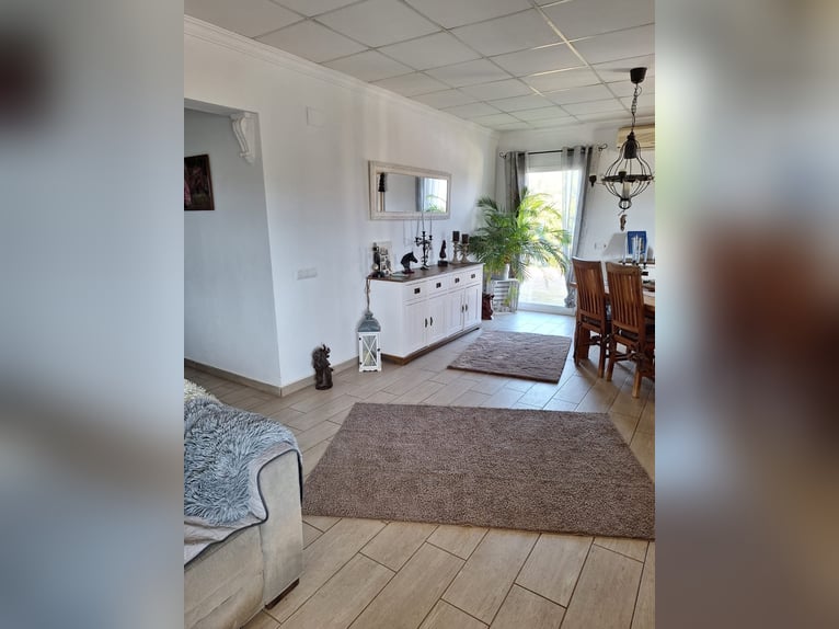 BEAUTIFUL COUNTRYHOUSE FOR LIVING WITH HORSES - WUNDERSCHÖNES LANDHAUS ZUR PRIVATEN PFERDEHALTUNG