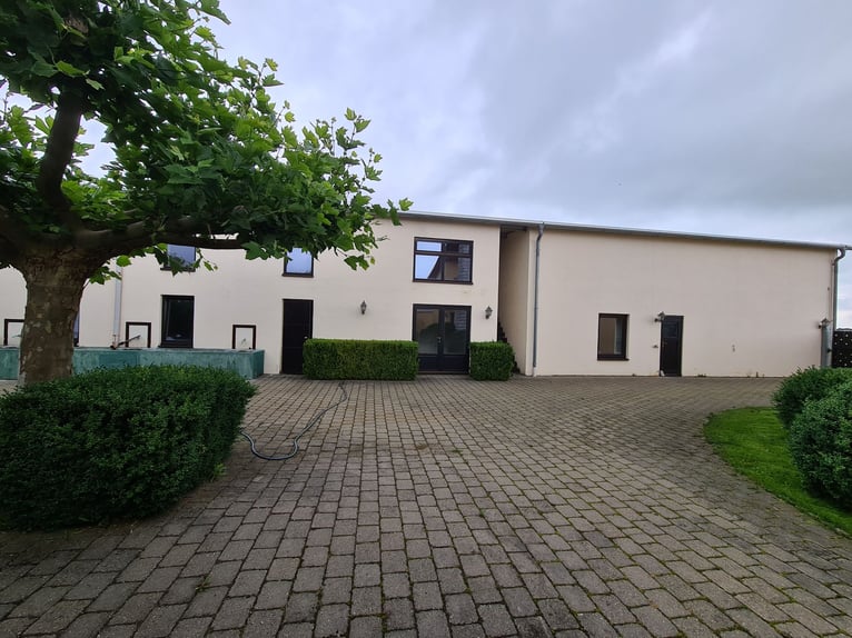 Beautiful estate for sale, suitable as an equestrian facility or development property, located in a 