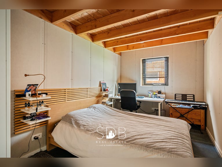 Charmante woning met wijngaard en graslanden op 14.569m² te Wachtebeke | België