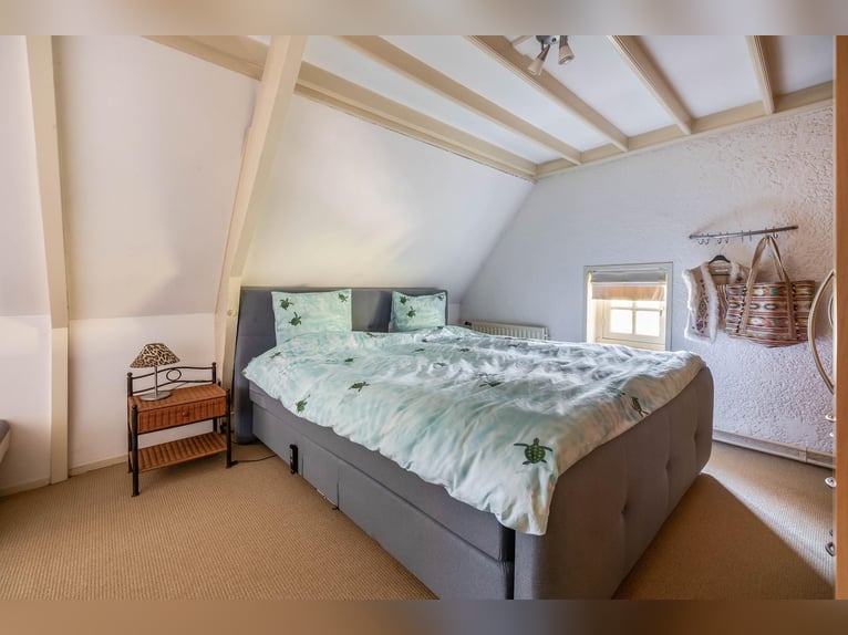 Charming farmhouse with equestrian facilities near ’s-Hertogenbosch