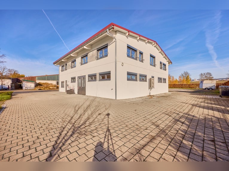 Commercial property in Herrenberg – Newly built equine clinic with multiple offices!