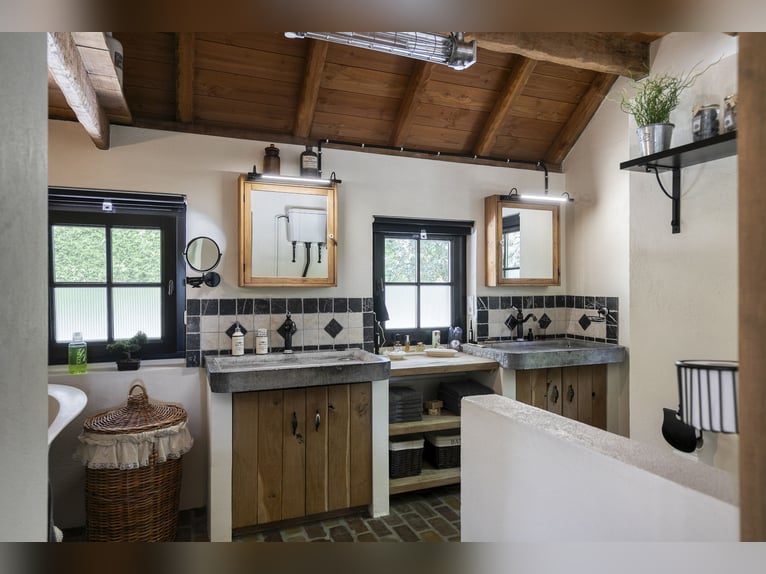 Country estate with equestrian facilities including an indoor riding arena, outdoor riding arena, an