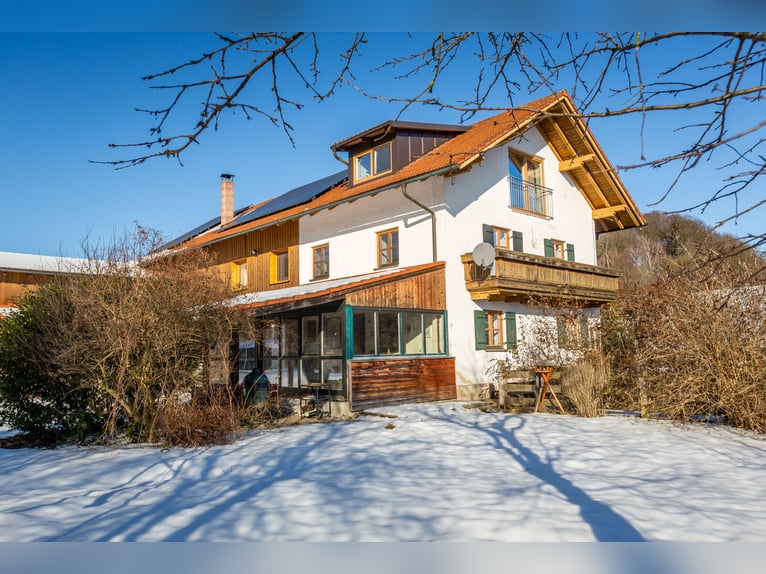 Dream farmhouse with an expanded equestrian area in Zeilarn (east of Munich), commission-free