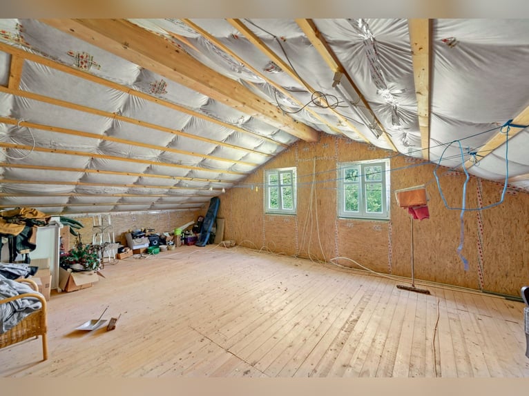 Elegantes Privatanwesen in Alleinlage für Pferdefreunde in ruhiger Lage