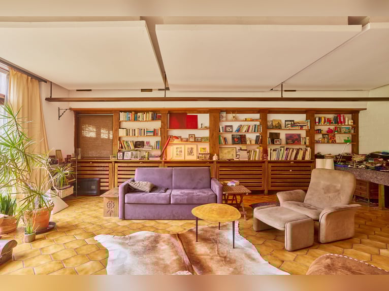 Equestrian facility in the Black Forest on a leasehold property featuring two residential units!