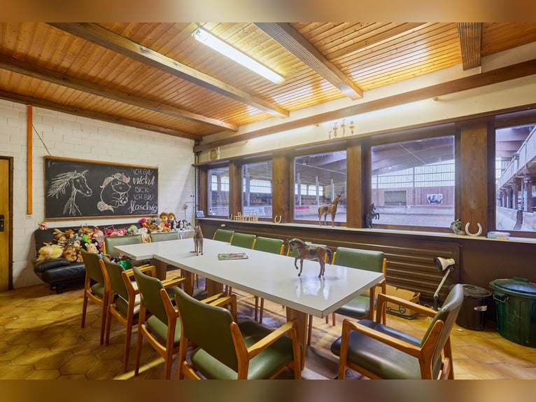 Equestrian facility in the Black Forest on a leasehold property featuring two residential units!