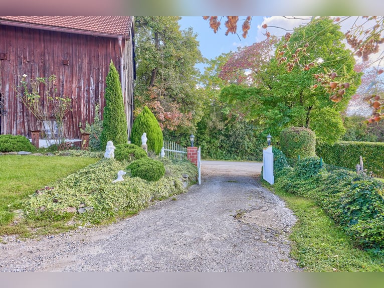 Equestrian farm in Lower Bavaria featuring an indoor riding hall, stylish country house, and heated 