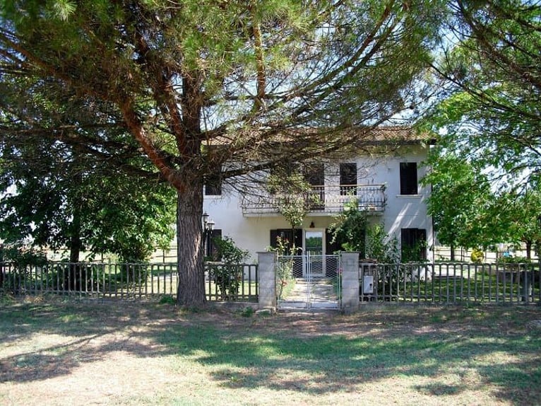Equestrian property in Italy close to Po Delta Park and 30 minutes to the beach 
