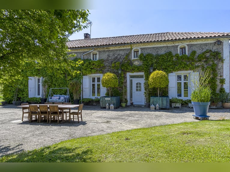 Equestrian property with numerous possibilities