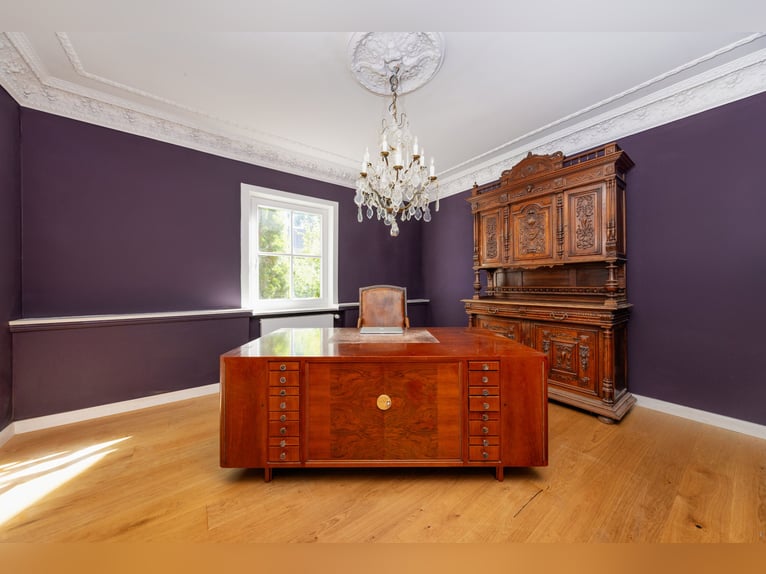 Exklusives Reitsportanwesen nahe Hamburg - 43 Hektar & neue Reithalle!