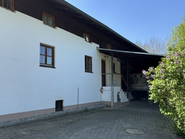 Farm with horse-keeping facilities, 2.5 hectares of land, near Munich.