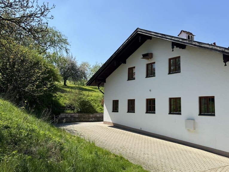 Farm with horse-keeping facilities, 2.5 hectares of land, near Munich.