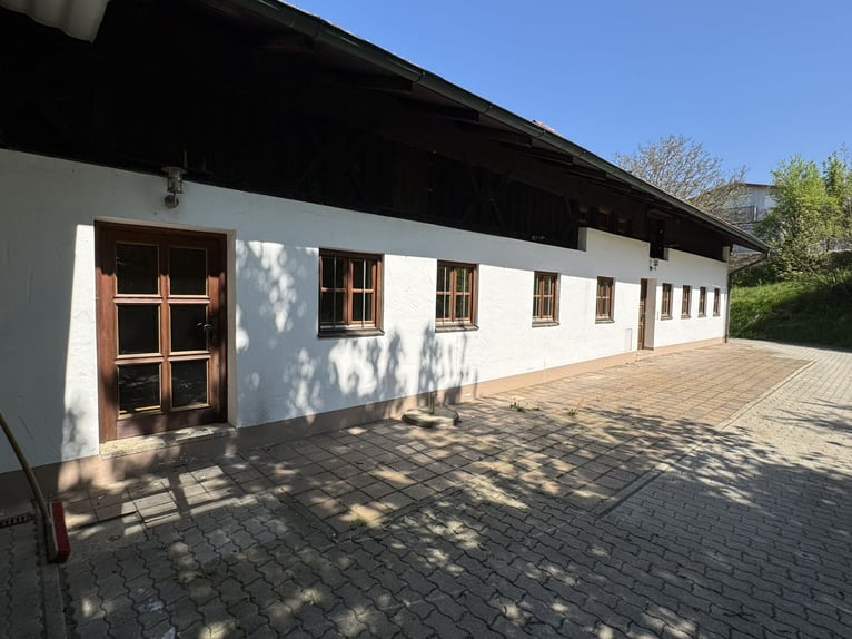 Farm with horse-keeping facilities, 2.5 hectares of land, near Munich.